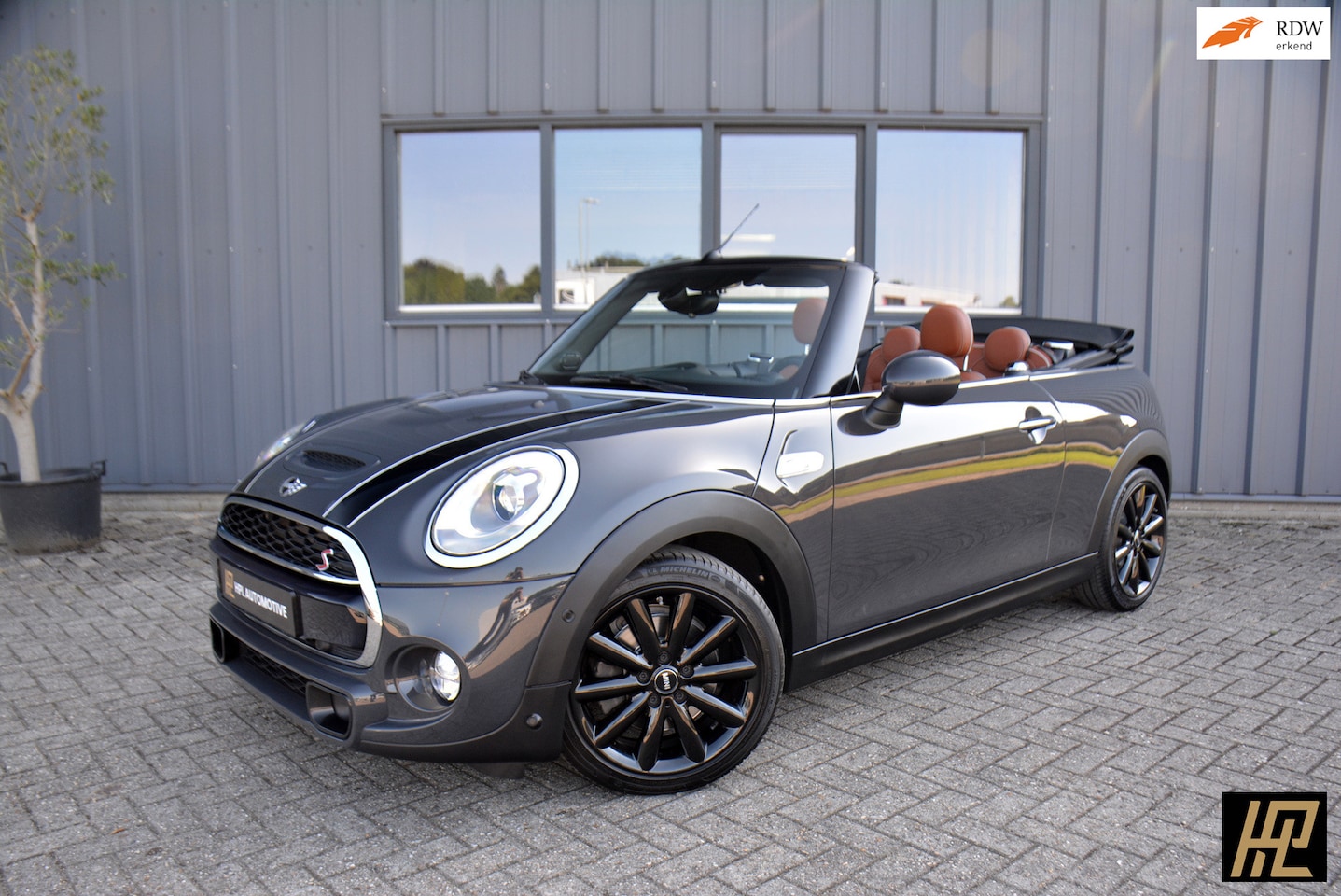 MINI Cabrio - 2.0 Cooper S Chili Serious Business * Cognac Leder * Navi Prof * HK * LED * 17" * Top cond - AutoWereld.nl