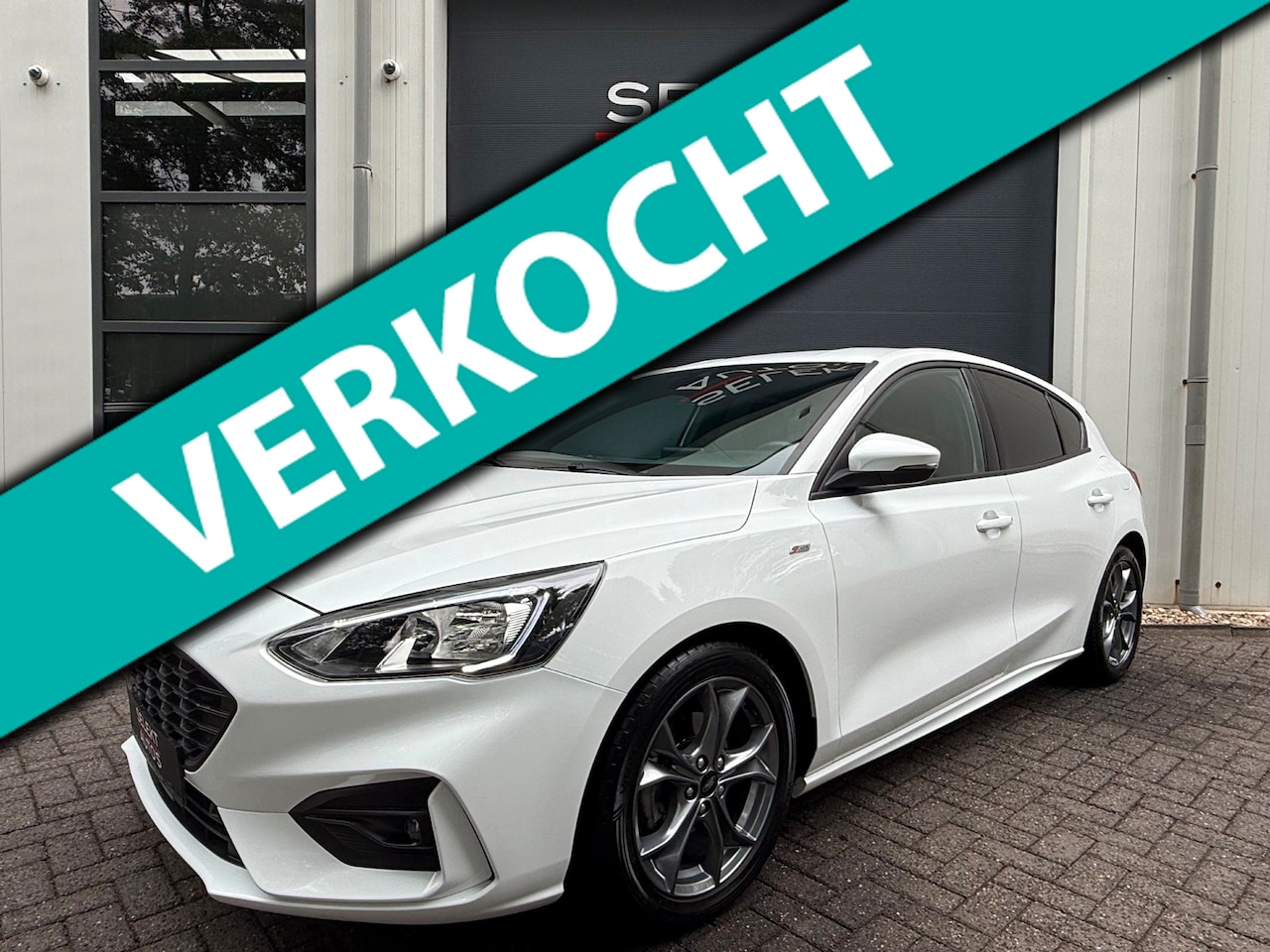 Ford Focus - 1.0 EcoBoost ST Line 125 Pk Automaat/Cruise/Climate/Navigatie/LED/Camera/Car Play/Android - AutoWereld.nl