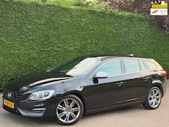 Volvo V60 - 2.0 D4 Momentum AUTOMAAT/RIJDGOED/PDC/XENON/APK
