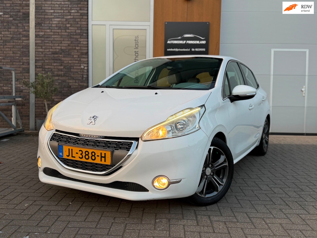 Peugeot 208 - 1.4 VTi Allure | Nwe apk | Goed onderhouden | - AutoWereld.nl