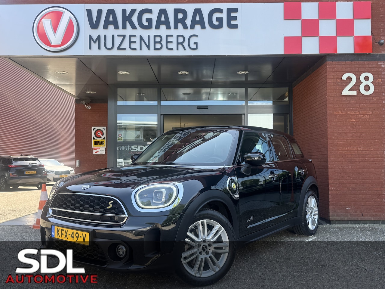 MINI Countryman - Mini 1.5 Cooper S E ALL4 // FULL LED // VOL LEDER // NAVI // CAMERA // PDC // CLIMA // STO - AutoWereld.nl
