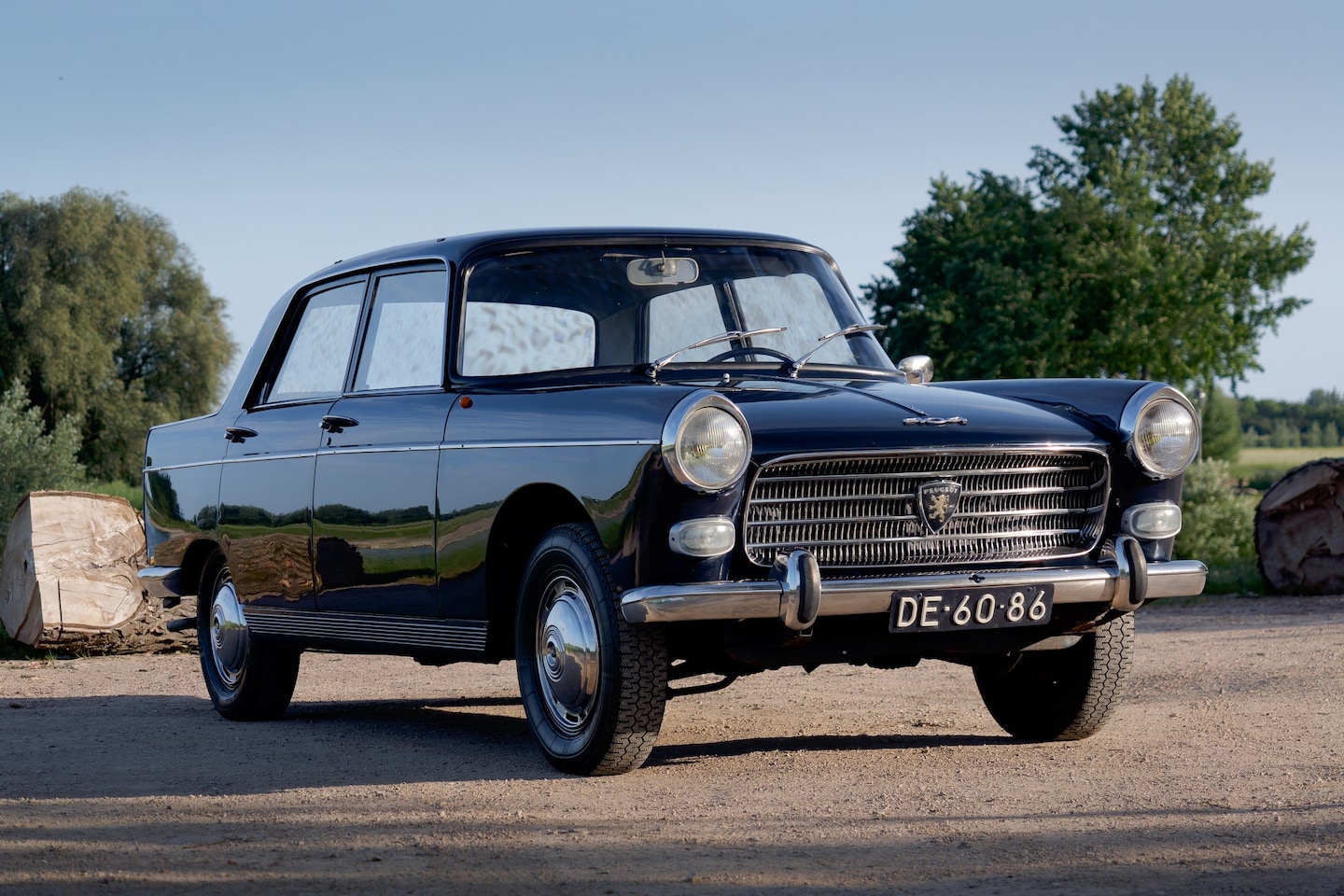 Peugeot 404 - Sedan schuifdak - AutoWereld.nl