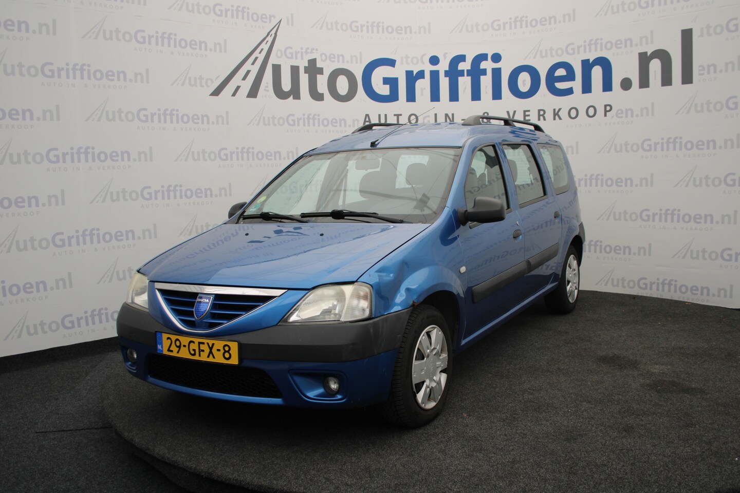 Dacia Logan MCV - 1.6-16V Lauréate MPV met trekhaak - AutoWereld.nl