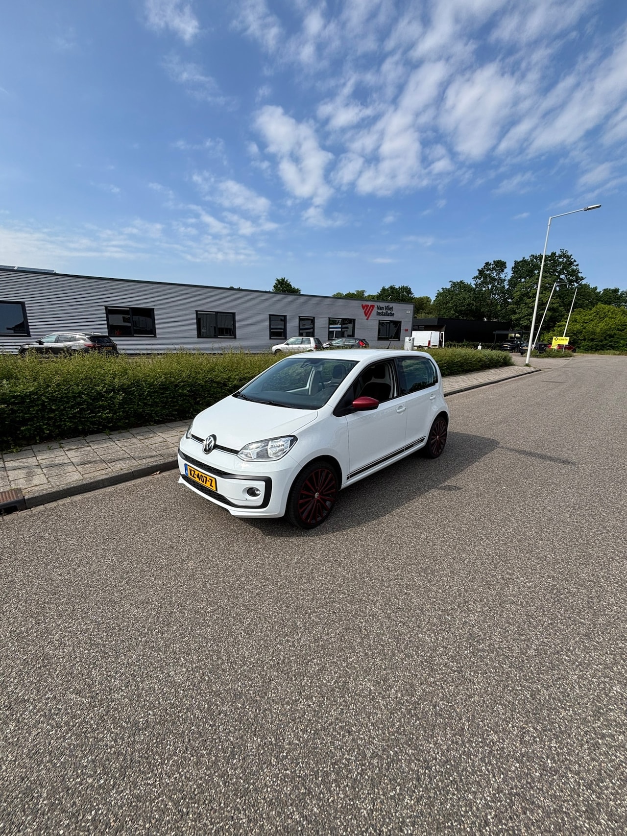 Volkswagen Up! - 1.0 BMT high up! AIRCO - AutoWereld.nl
