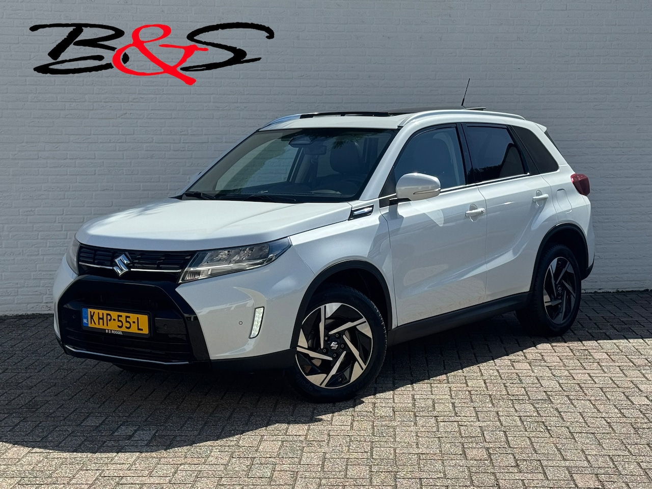Suzuki Vitara - 1.5 Hybrid Style Automaat Carplay Panorama Camera Adaptieve cruise All season - AutoWereld.nl