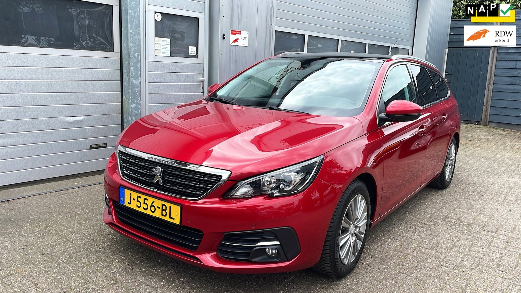 Peugeot 308 SW - 1.2 PureTech Blue Lease 130 PK-Panorama-Navi - AutoWereld.nl