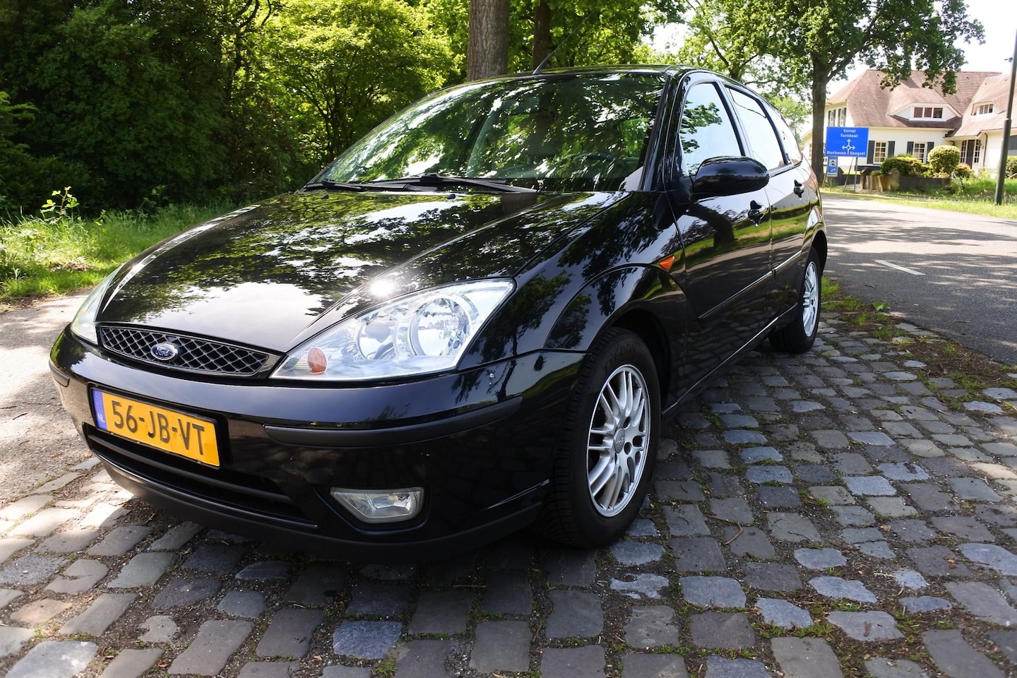 Ford Focus - 2.0-16V Ghia 5 drs automaat 153 dkm apk 6-2-2027 - AutoWereld.nl