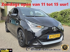 Toyota Aygo - 1.0 VVT-i x-Play BLACK, Camera Carplay Apk 5-2028 Zondag OPEN