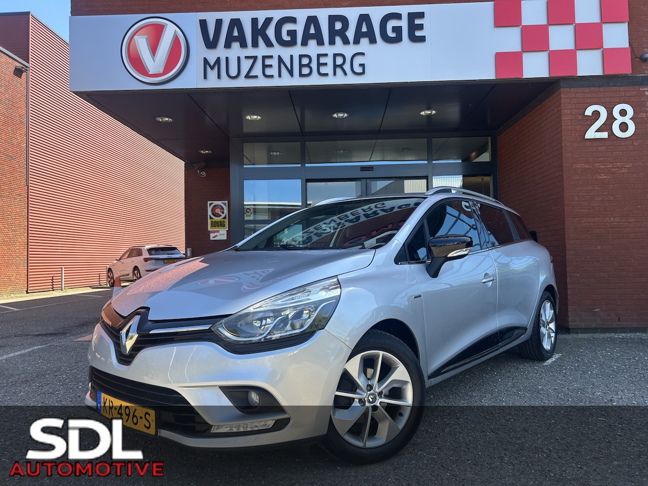 Renault Clio Estate - 0.9 TCe Limited // NAP PAS! // NAVI // PDC // AIRCO // CRUISE // BLUETOOTH // - AutoWereld.nl