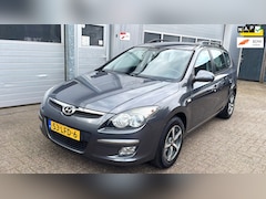 Hyundai i30 CW - 1.6i Dynamic 2010-Clima-Cruise-Velgen-New APK