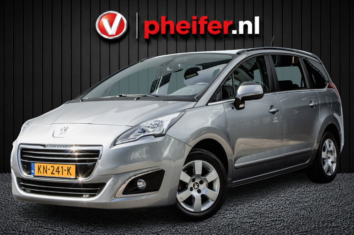 Peugeot 5008 - 1.2 PureTech Style 5p. Full map navigatie/ Cruise control/ Climate control/ Tel. bluetooth - AutoWereld.nl