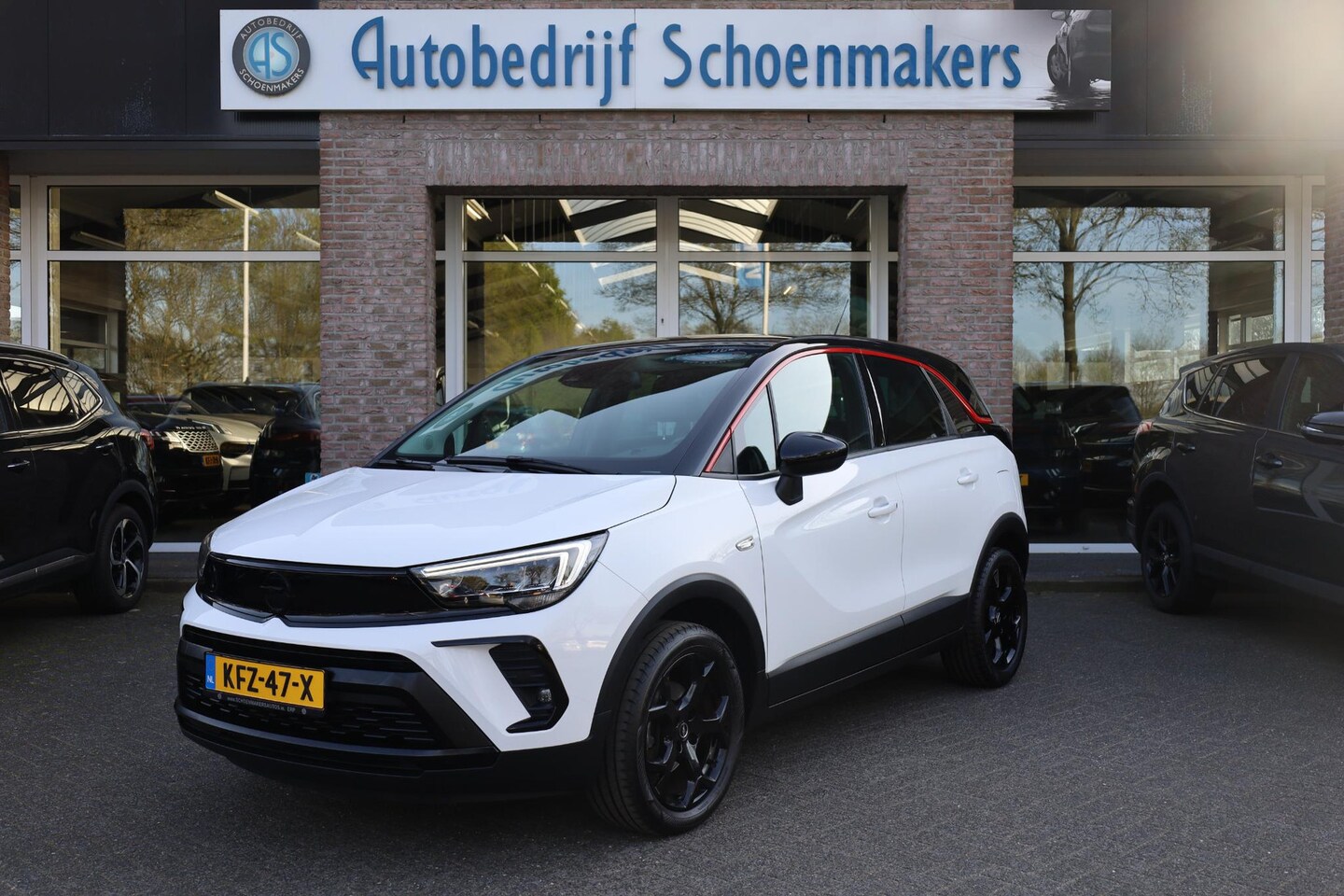 Opel Crossland - 1.2 Turbo GS Line LEER/ALCANTARA CARPLAY DAB NAVI PDC 17"LMV DUO-TONE! - AutoWereld.nl