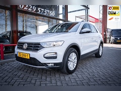 Volkswagen T-Roc - 1.5 TSI Sport| Automaat | Adapt. cuise | Trekhaak | Multifunctie stuur | Navi | Parkeerhul
