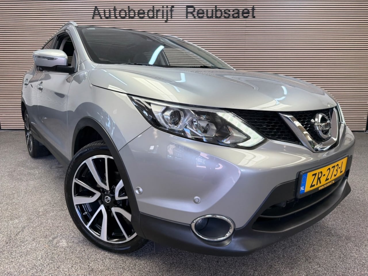 Nissan Qashqai - 1.2 Tekna Leder Led Clima Navi Cruise Panodak Trekhaak Incl 12Mnd Garantie - AutoWereld.nl