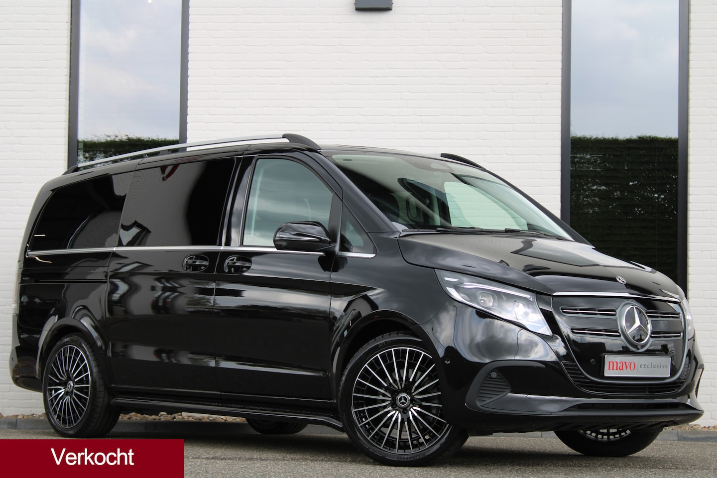 Mercedes-Benz EQV - 300 L2 / AMG / New Model / bj2025 / 360 Camera / 7-Persoons / Led / Vol Opties / NIEUWSTAA - AutoWereld.nl