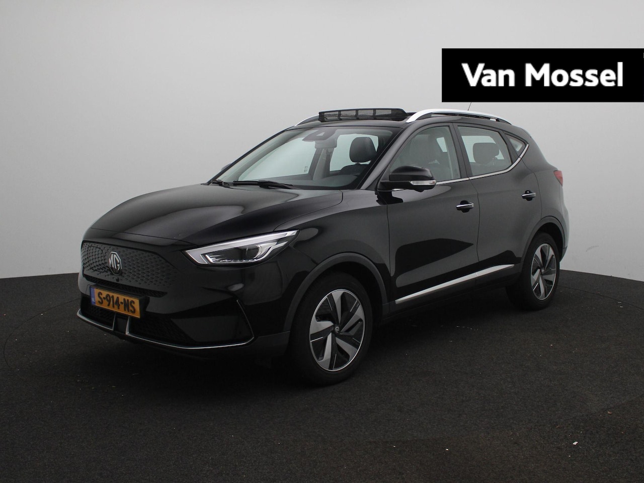 MG ZS - Long Range Luxury 70 kWh | Panoramadak | Leder | Carplay | Camera | Stoelverwarming | - AutoWereld.nl