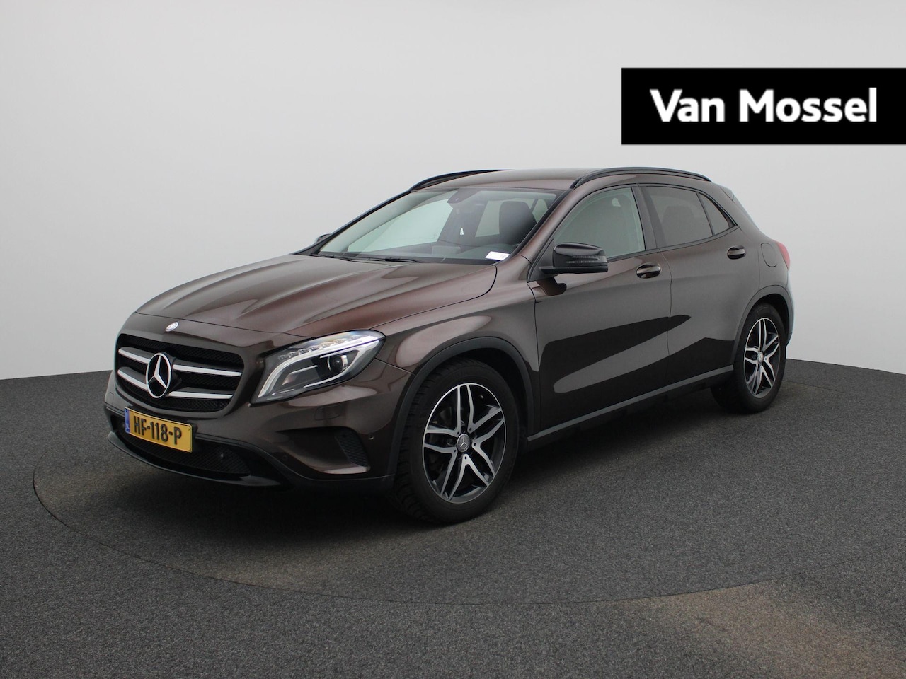 Mercedes-Benz GLA-Klasse - 180 Ambition | Automaat | Navigatie | Airco | Bluetooth | Parkeersensoren | - AutoWereld.nl