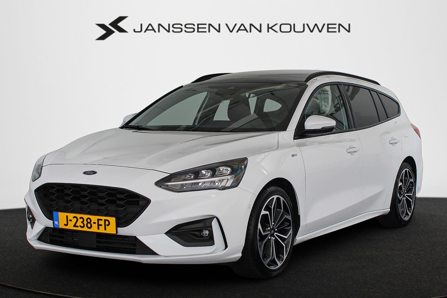 Ford Focus Wagon - 1.0 EcoBoost ST Line Business Panoramadak LED Winter Pakket - AutoWereld.nl