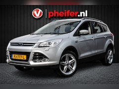 Ford Kuga - 1.5 150pk Titanium Styling Pack Trekhaak/ Panoramadak/ Camera/ Navigatie/ Stoelverwarming/