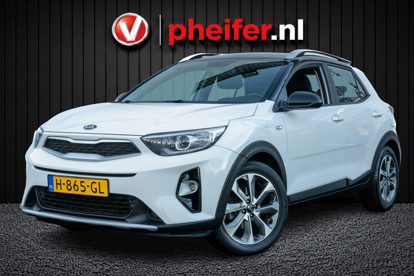 Kia Stonic - 1.0 T-GDi DynamicLine Trekhaak/ Camera/ Navigatie/ Carplay/ 17" lmv/ Cruise control/ Airco - AutoWereld.nl