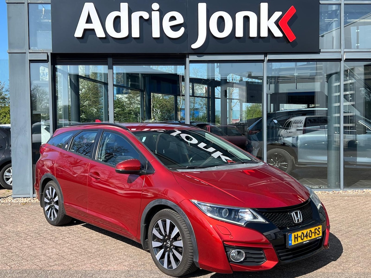 Honda Civic Tourer - 1.8 Elegance | AUTOMAAT | TREKHAAK | ACHTERUITRIJCAMERA | PARKEERSENSOREN | NAVIGATIE | CR - AutoWereld.nl