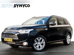 Mitsubishi Outlander - 2.0 PHEV Executive Edition | 4 WD | Trekhaak | Camera | Navi | Clima | Cruise