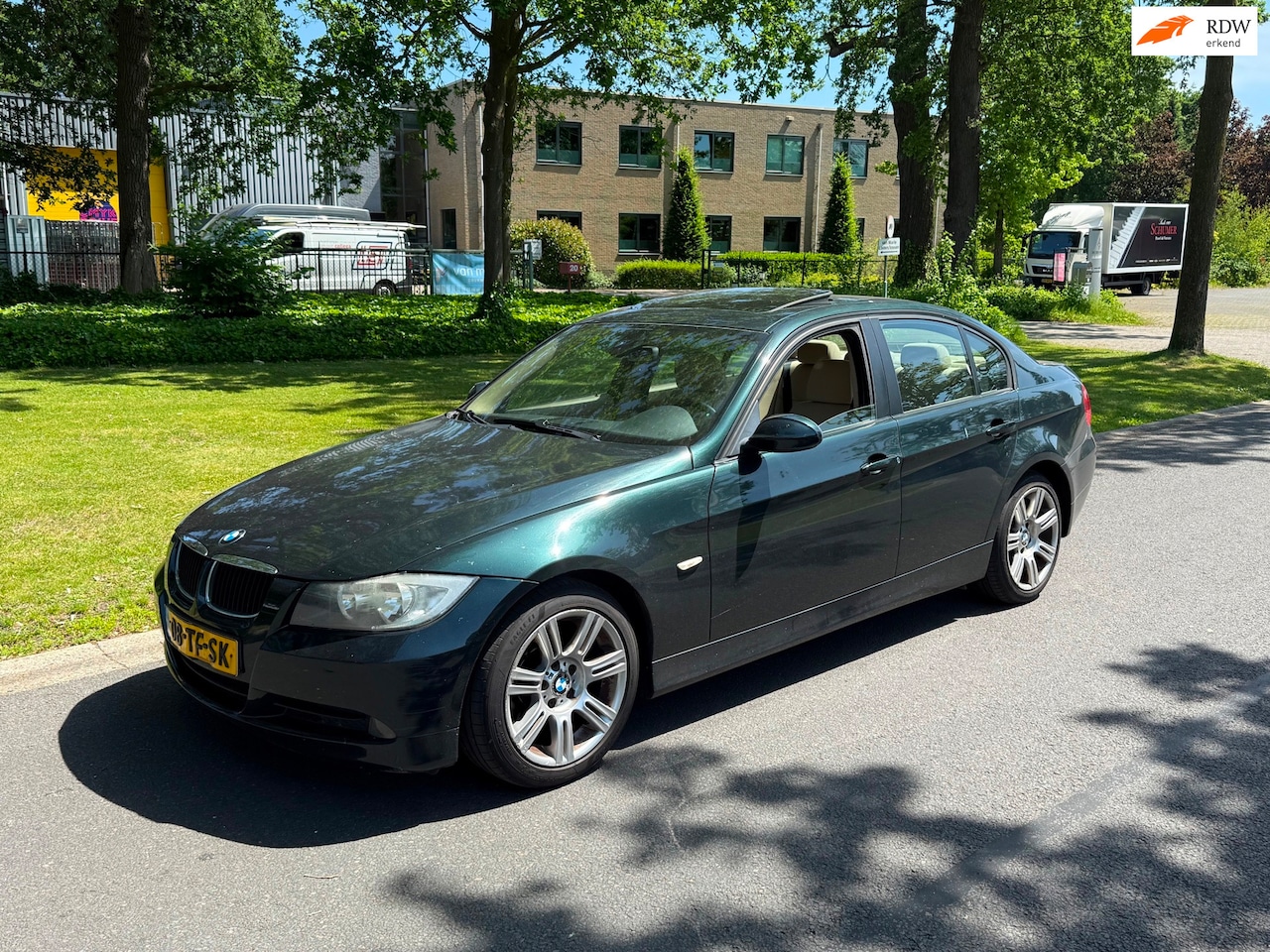 BMW 3-serie - 320i High Executive Automaat Schuifdak Clima APK - AutoWereld.nl