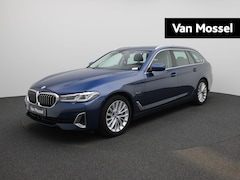 BMW 5-serie Touring - 520e 150kW | PANORAMADAK | ACHTERUITRIJCAMERA 360° | LEDER INTERIEUR | GROOT NAVIGATIE | C