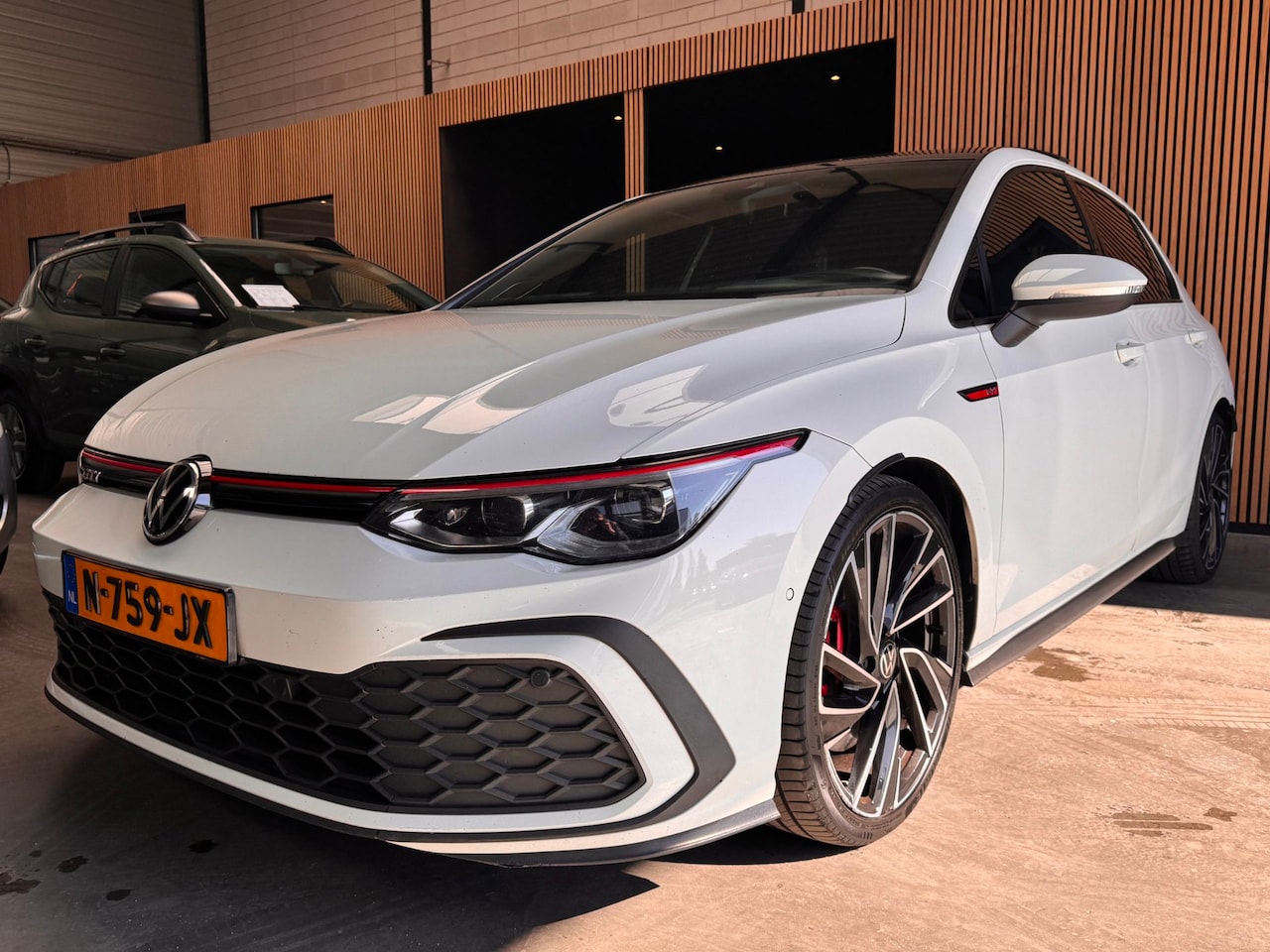 Volkswagen Golf - 2.0 TSI GTI Automaat Pano|HUD|IQlight|Camera|Carplay|Virtual - AutoWereld.nl