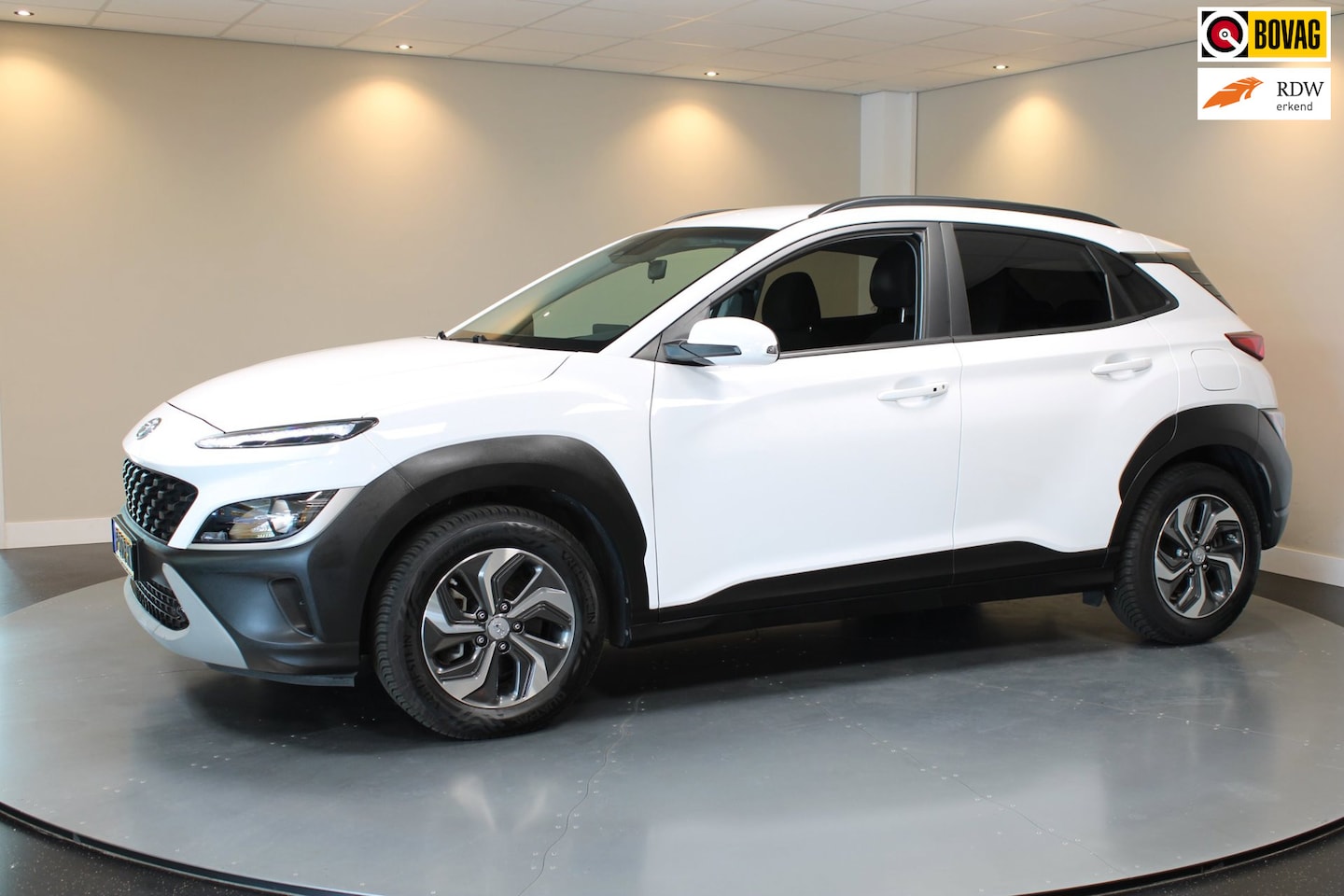 Hyundai Kona - 1.6 GDI HEV *Dealer OH* Trekhaak|Carplay|Camera|Cruise|All-seasons - AutoWereld.nl