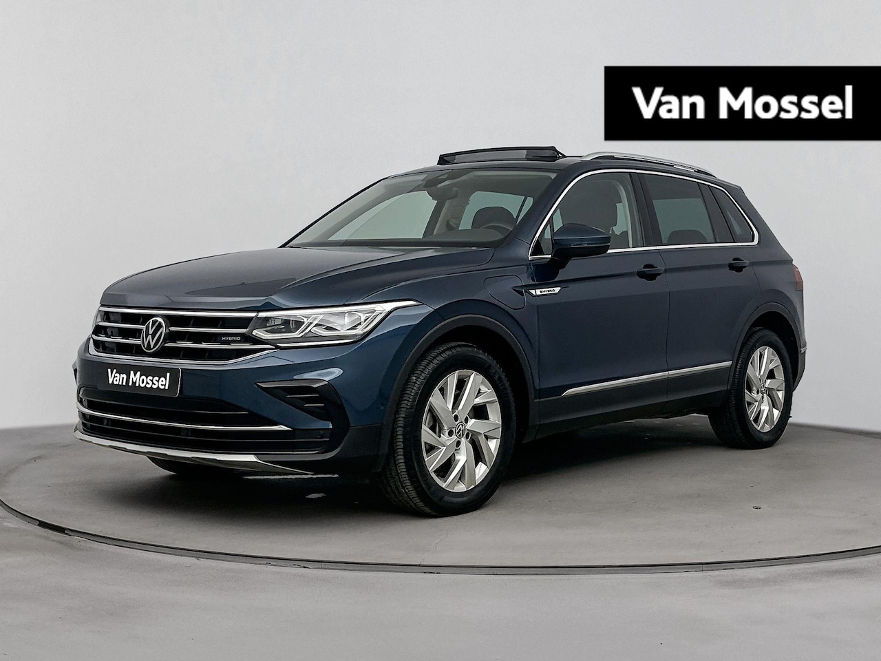 Volkswagen Tiguan - 1.4 TSI eHybrid Elegance 245PK | Schuif-/Kanteldak | Virtual Cockpit | Navigatie | Achteru - AutoWereld.nl