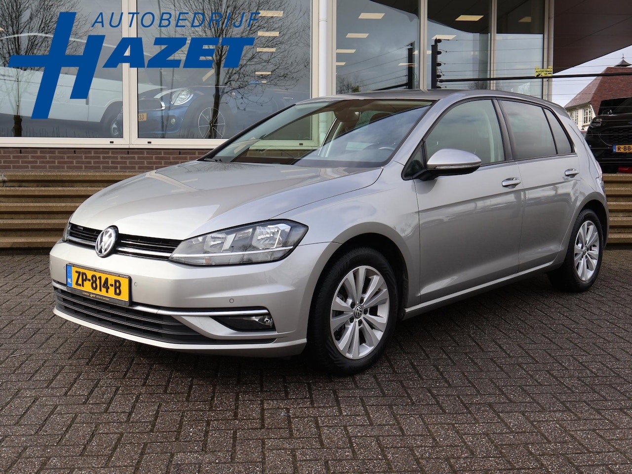 Volkswagen Golf - 1.6 TDI 116 PK AUT. *1e EIGENAAR / BTW* + MASSAGE | CARPLAY | ADAPTIVE CRUISE | TREKHAAK | - AutoWereld.nl