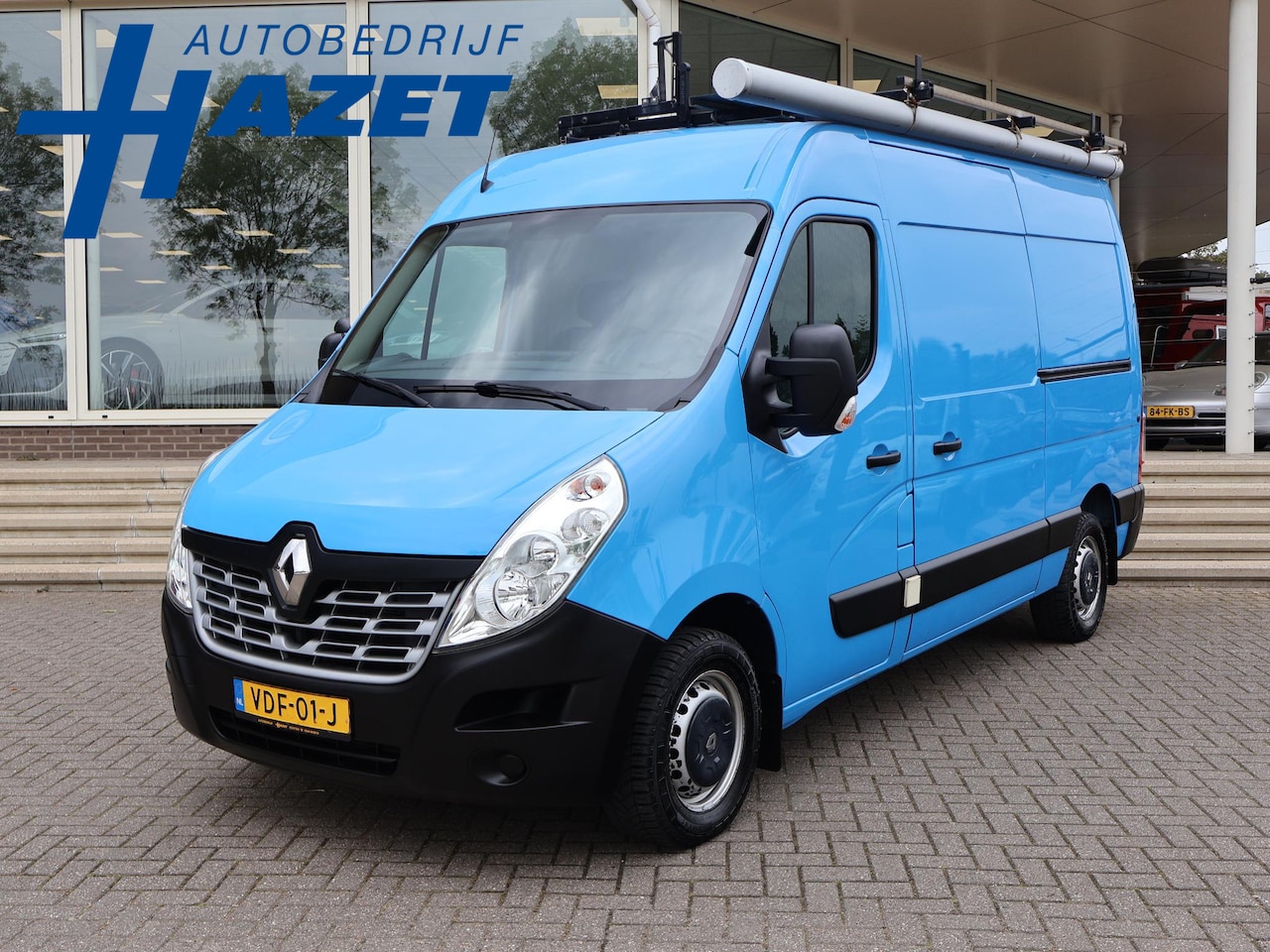 Renault Master - T35 2.3 DCI 130 PK L2H2 + 2 SCHUIFDEUREN | 220V OMVORMER | WP INRICHTING | TREKHAAK 2500 K - AutoWereld.nl