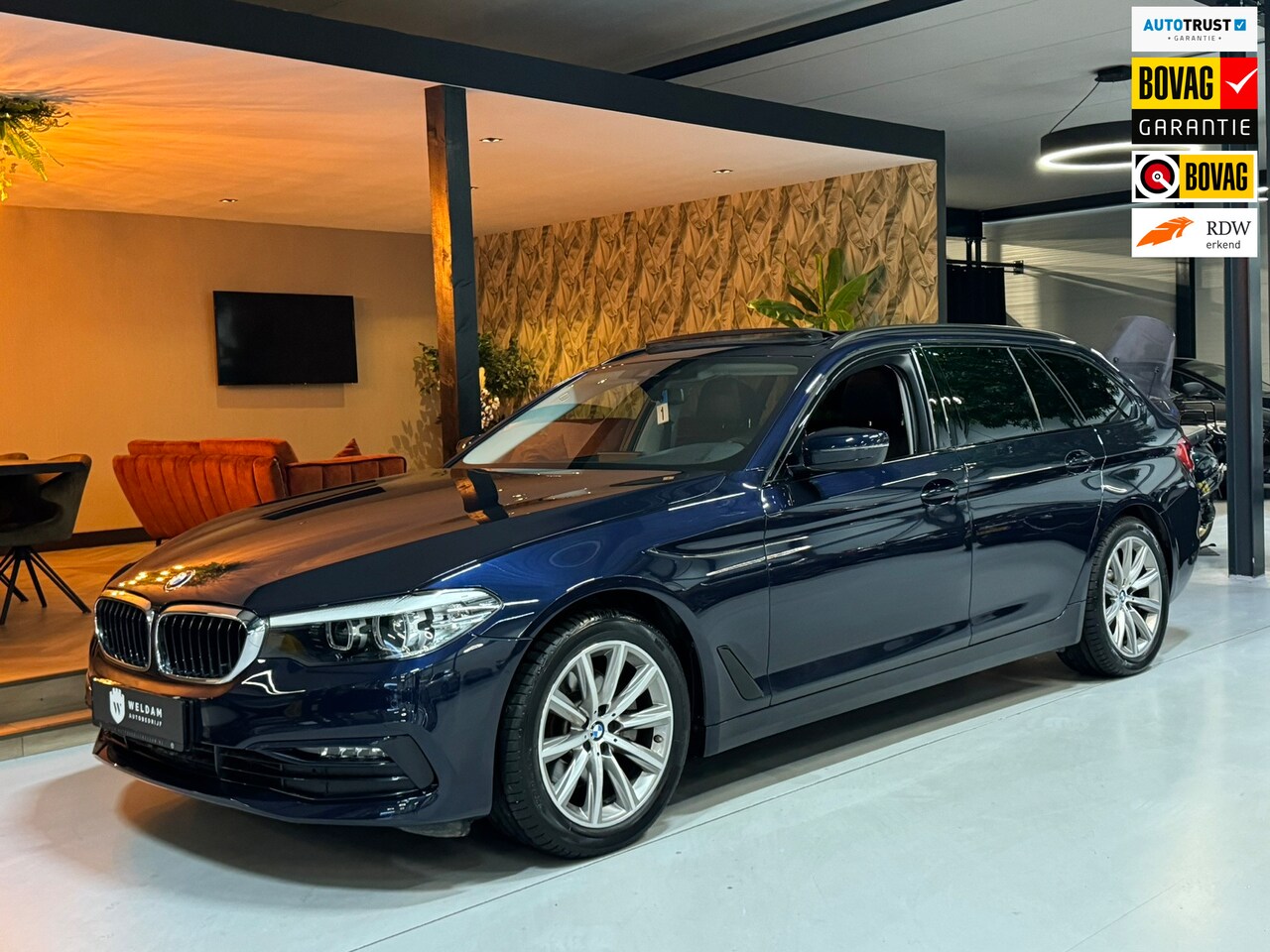 BMW 5-serie Touring - 520i Sport Line | Pano | Memory Stoelen | Stoelventilatie | Camera | Elek Achterklep | Dea - AutoWereld.nl