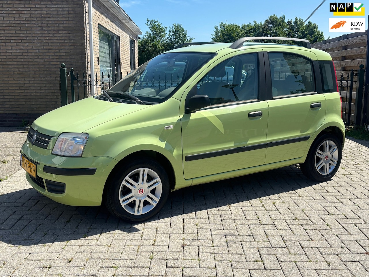 Fiat Panda - 1.2 Emotion 5drs | airco | nieuwe apk | rijd en schakelt goed ! - AutoWereld.nl