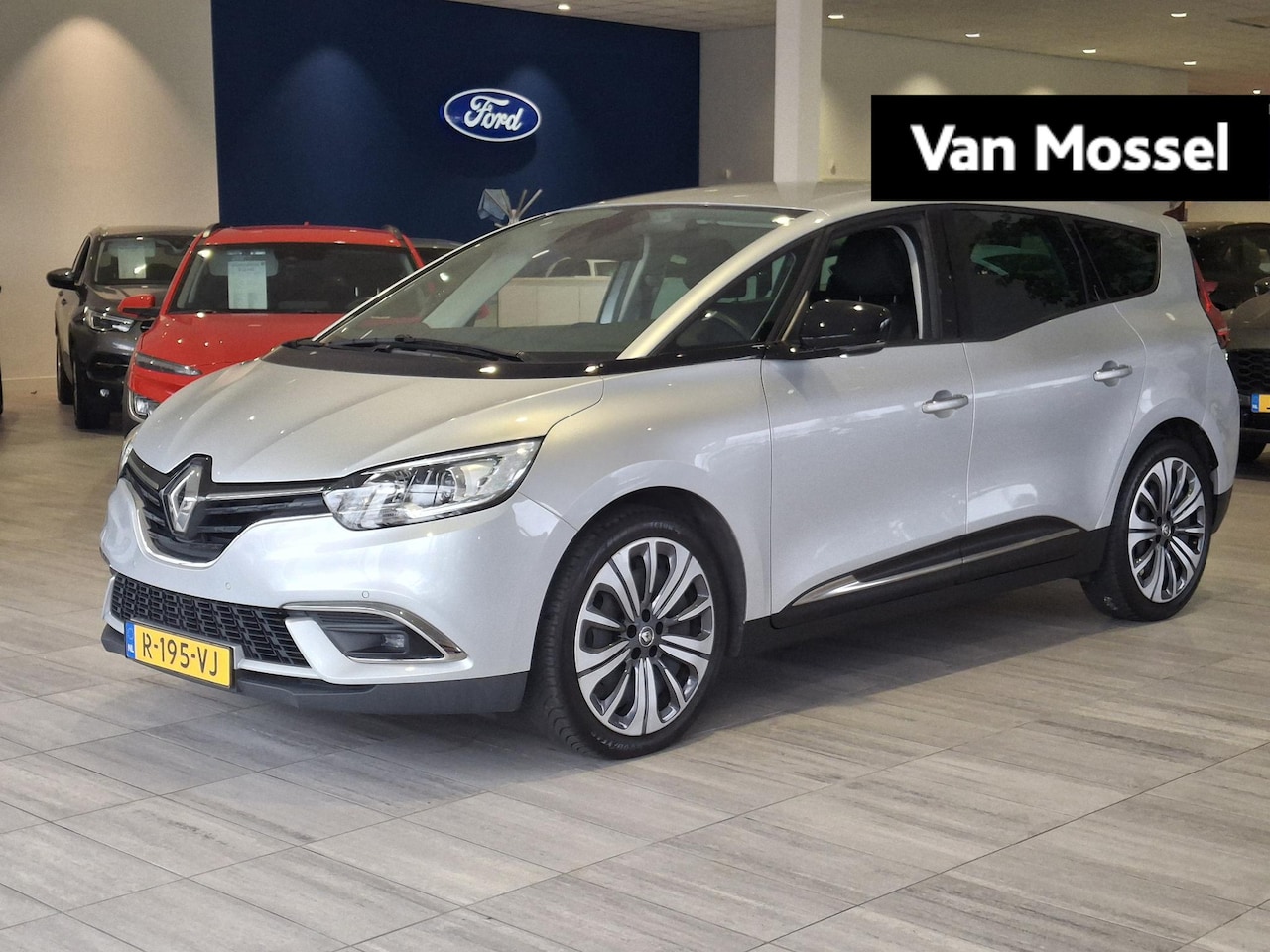 Renault Grand Scénic - 1.3 TCe Intens 7p. | Trekhaak | Parkeersensoren voor & achter | KeyLess | CC | - AutoWereld.nl