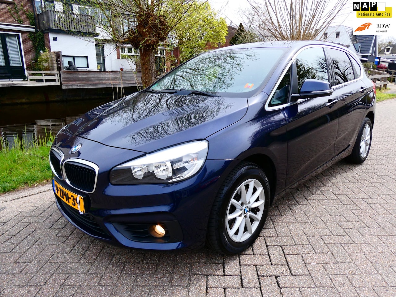 BMW 2-serie Active Tourer - 220i Exe Automaat 192pk Clima Cruise Navi PDC - AutoWereld.nl