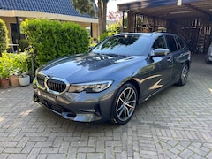 BMW 3-serie Touring - 320i High Executive Keyless, LED, AppleCarplay