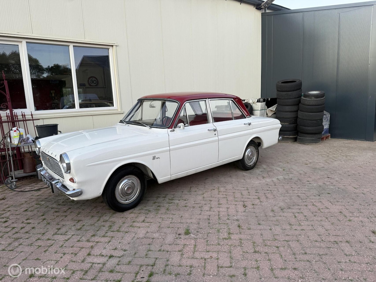 Ford Taunus - 12M P4 1.5 TS Sedan 4drs Gerestaureerd!!!! Geen Tectyl - AutoWereld.nl
