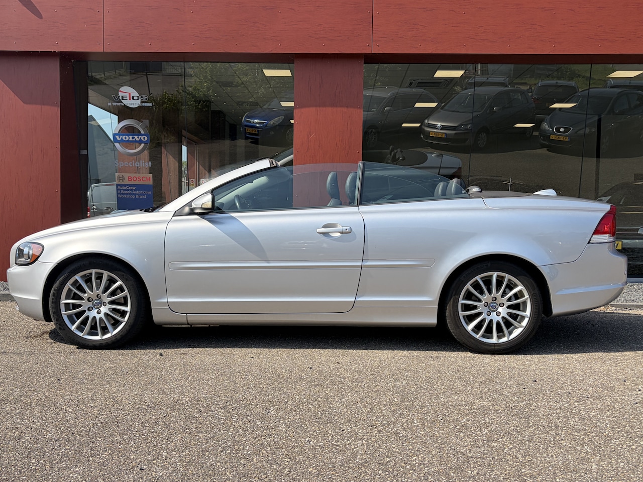 Volvo C70 Convertible - 2.4i Momentum 2.4i Momentum - AutoWereld.nl
