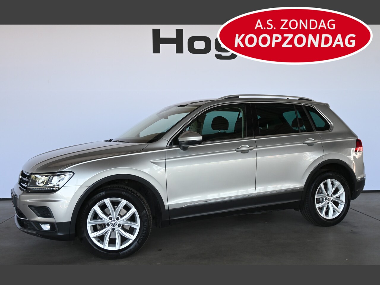 Volkswagen Tiguan - 1.4 TSI Automaat 4Motion Highline Clima Virtual Cockpit Navigatie CarPlay Cruise control I - AutoWereld.nl