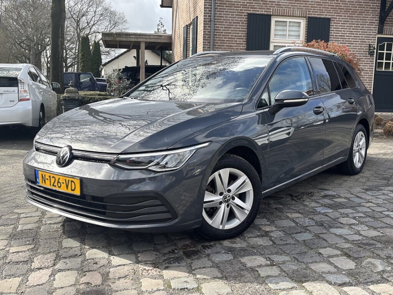 Volkswagen Golf Variant - 1.0 eTSI Life autom ecc,navi,chroom,dglass - AutoWereld.nl