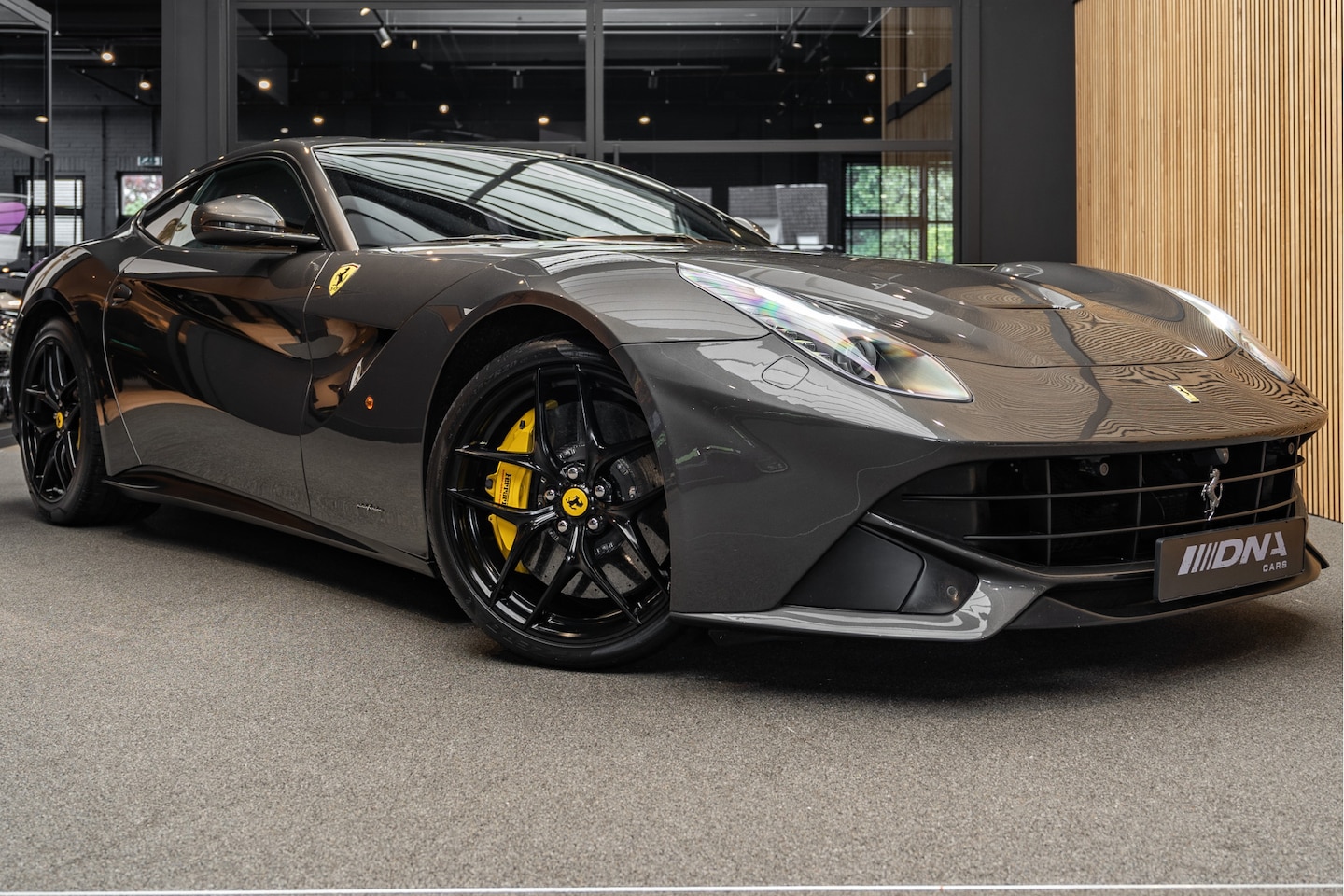 Ferrari F12 - Berlinetta Carbon Lift Camera 6.3 Berlinetta HELE - AutoWereld.nl