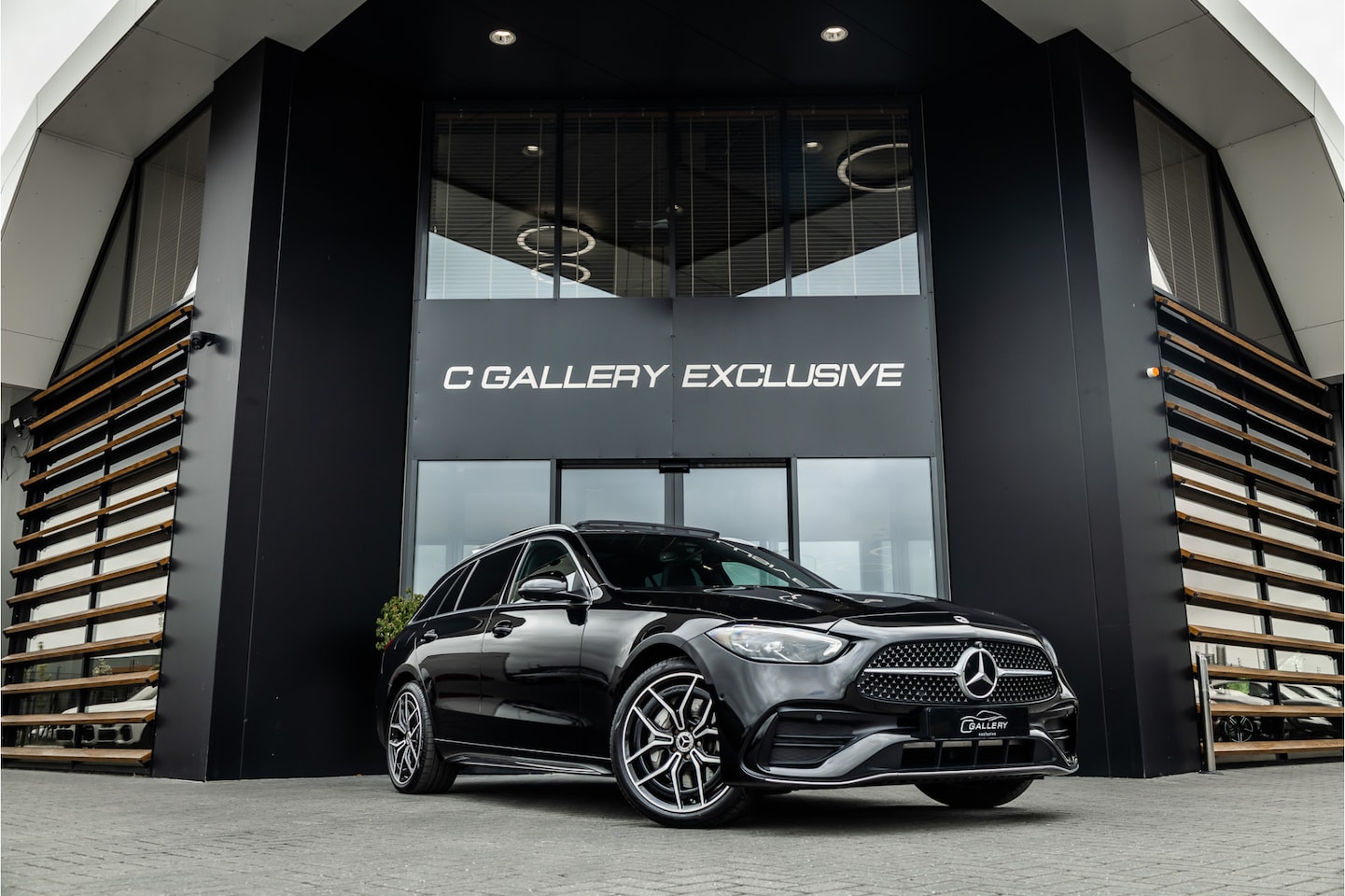 Mercedes-Benz C-klasse Estate - C300 e AMG Line - Massage l Panorama l 360cam l Trekhaak - AutoWereld.nl