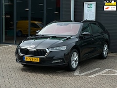 Skoda Octavia Combi - 1.0 e-TSI Business Edition/CAMERA/CARPLAY/STOELVERWARMING/NETTE STAAT