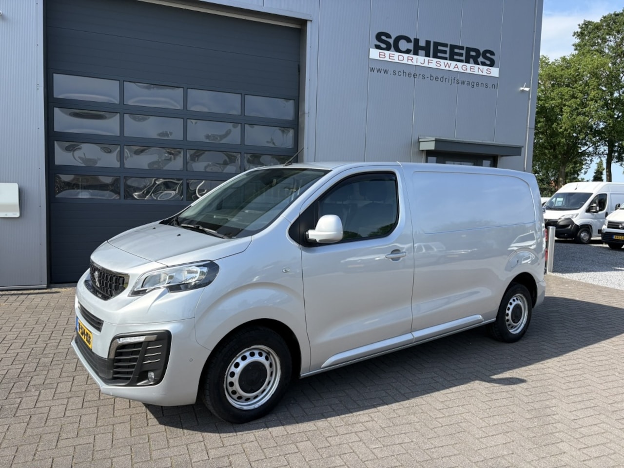 Peugeot Expert - 2.0 BlueHDI 120PK L2 airco | navigatie | camera - AutoWereld.nl