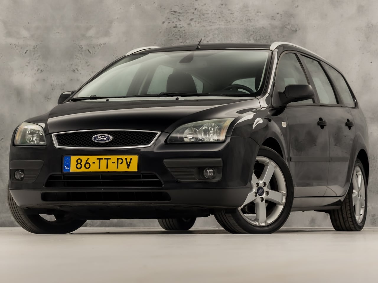 Ford Focus Wagon - 2.0-16V Sport 145Pk (AIRCO, TREKHAAK, LM VELGEN, SPORTSTOELEN, ELEK RAMEN, CRUISE) - AutoWereld.nl