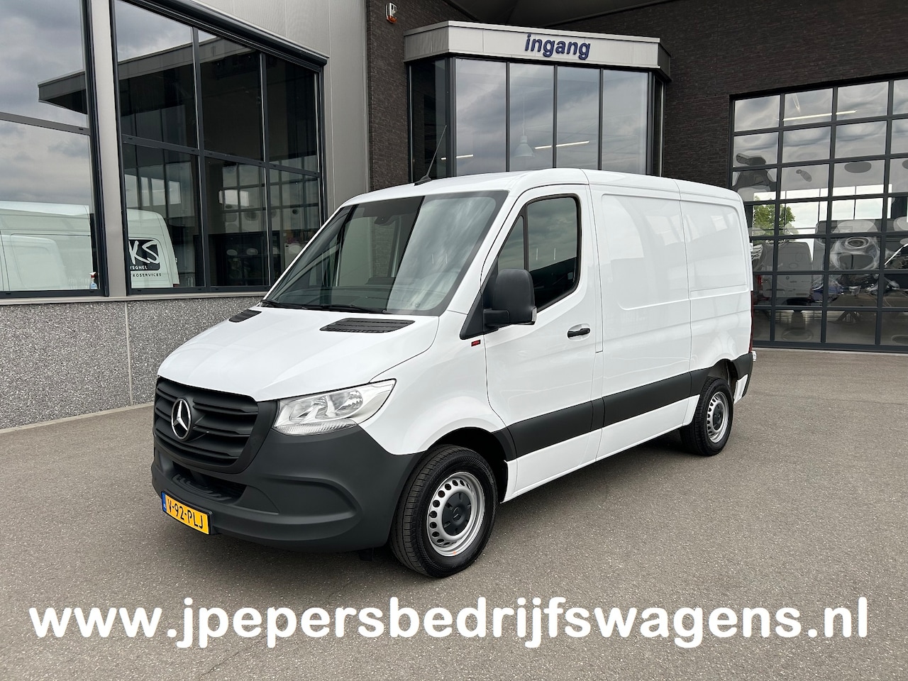 Mercedes-Benz Sprinter - 215 CDI L1 H1 / Trekhaak / Cruise control / Airco / 270 Graden achterdeuren - AutoWereld.nl