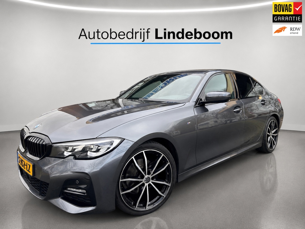 BMW 3-serie - 320i High Executive M-Sport Acc Stoelverwarming - AutoWereld.nl