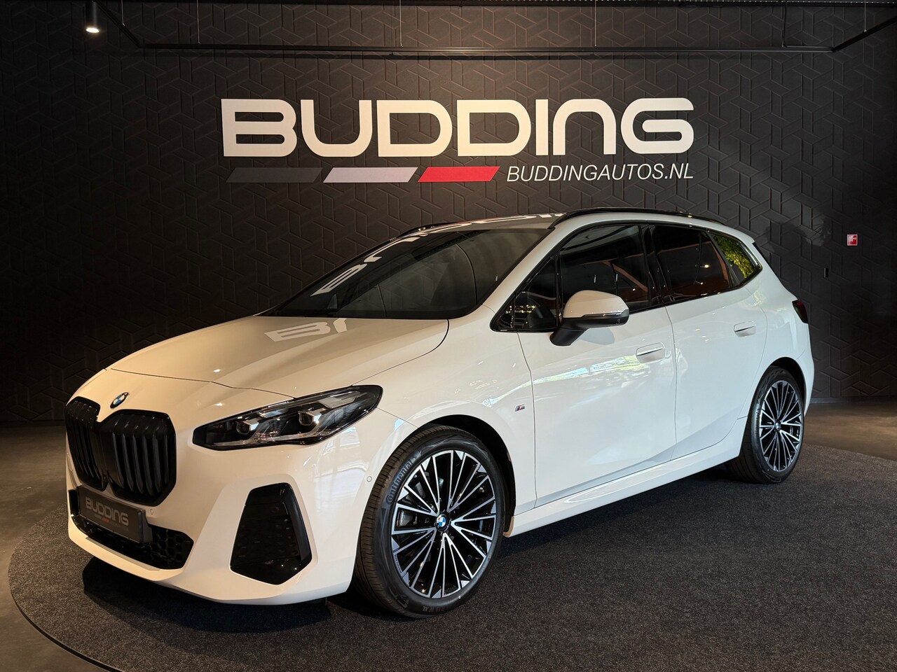 BMW 2-serie Active Tourer - 218i | M-sport | Head-up | 360 Camera - AutoWereld.nl